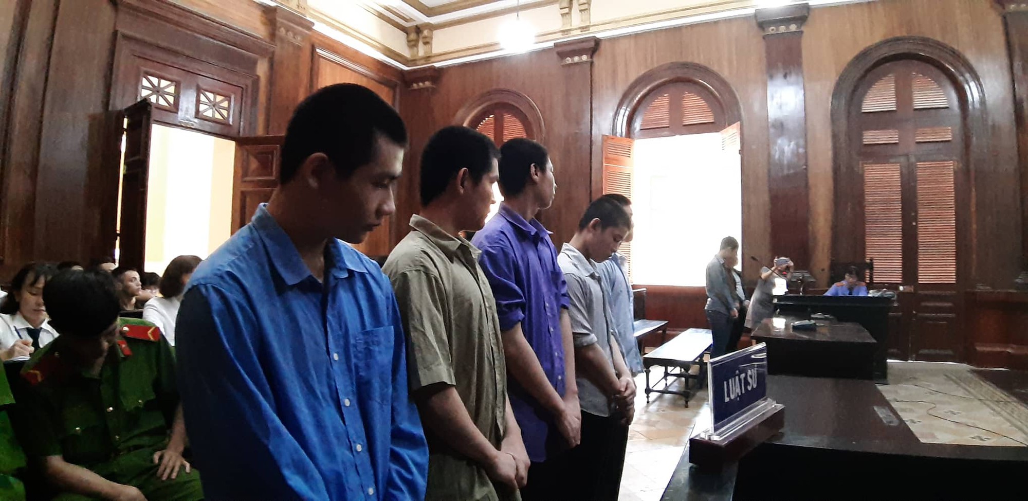 Đang xét xử băng cướp "nhí" gây chấn động dư luận