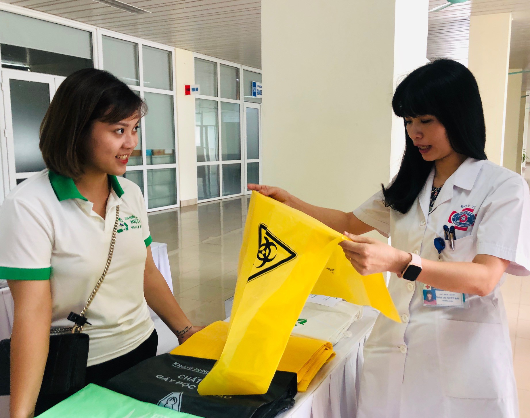 Cứ 30 ngày, Bệnh viện K lại "thải" ra khoảng 1 tấn túi nilon