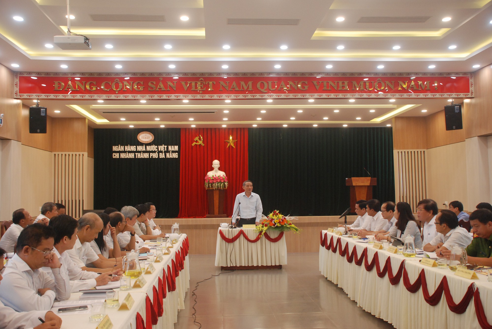 Hai nhà máy thép ở Đà Nẵng dừng hoạt động: Ngân hàng kêu trời vì nợ xấu - Ảnh 1.