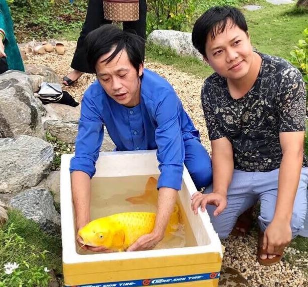 Cuộc sống của Hoài Linh sau khi vắng bóng trên sóng truyền hình - Ảnh 2.