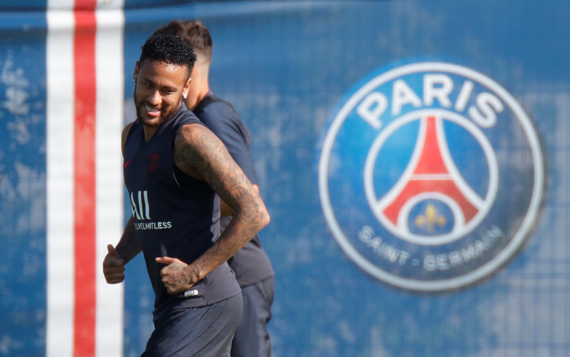 Barcelona bị PSG từ chối đề nghị chuyển nhượng Neymar - Ảnh 1.