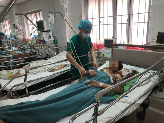 2 giờ phẫu thuật cứu sống 9X bị bạn d&ugrave;ng c&acirc;y sắt đ&acirc;m thấu cổ, xuy&ecirc;n phổi - Ảnh 2.