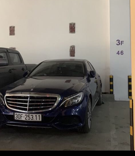 Phá đường dây chân dài bán dâm cho đại gia giá ngàn USD/đêm, má mì đi xe Mercedes - Ảnh 2.