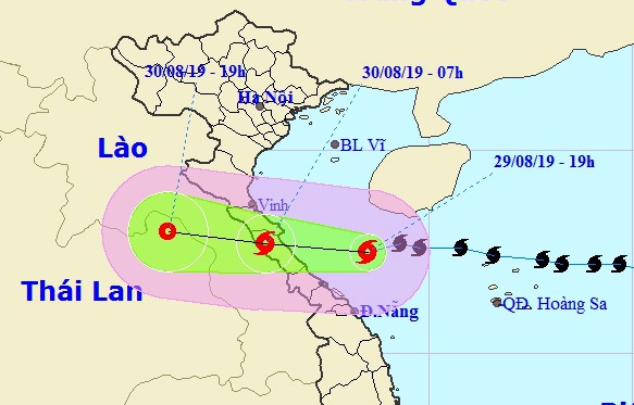 Bão số 4 lại đổi hướng đổ bộ vào khu vực từ Hà Tĩnh đến Quảng Trị