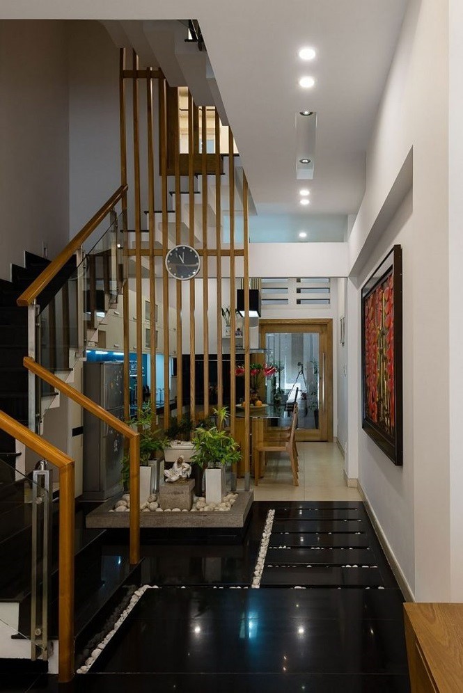 Nhà ống 4 tầng, mặt tiền hẹp vẫn đẹp long lanh