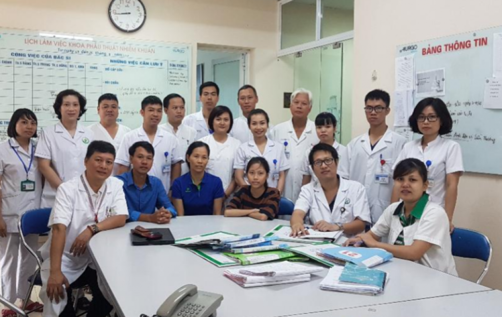 C&ocirc; g&aacute;i từng trải qua 23 lần phẫu thuật trở th&agrave;nh sinh vi&ecirc;n Đại học Y H&agrave; Nội  - Ảnh 3.