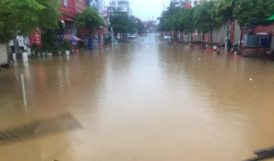 Mộc Ch&acirc;u ch&igrave;m trong nước lũ - Ảnh 6.