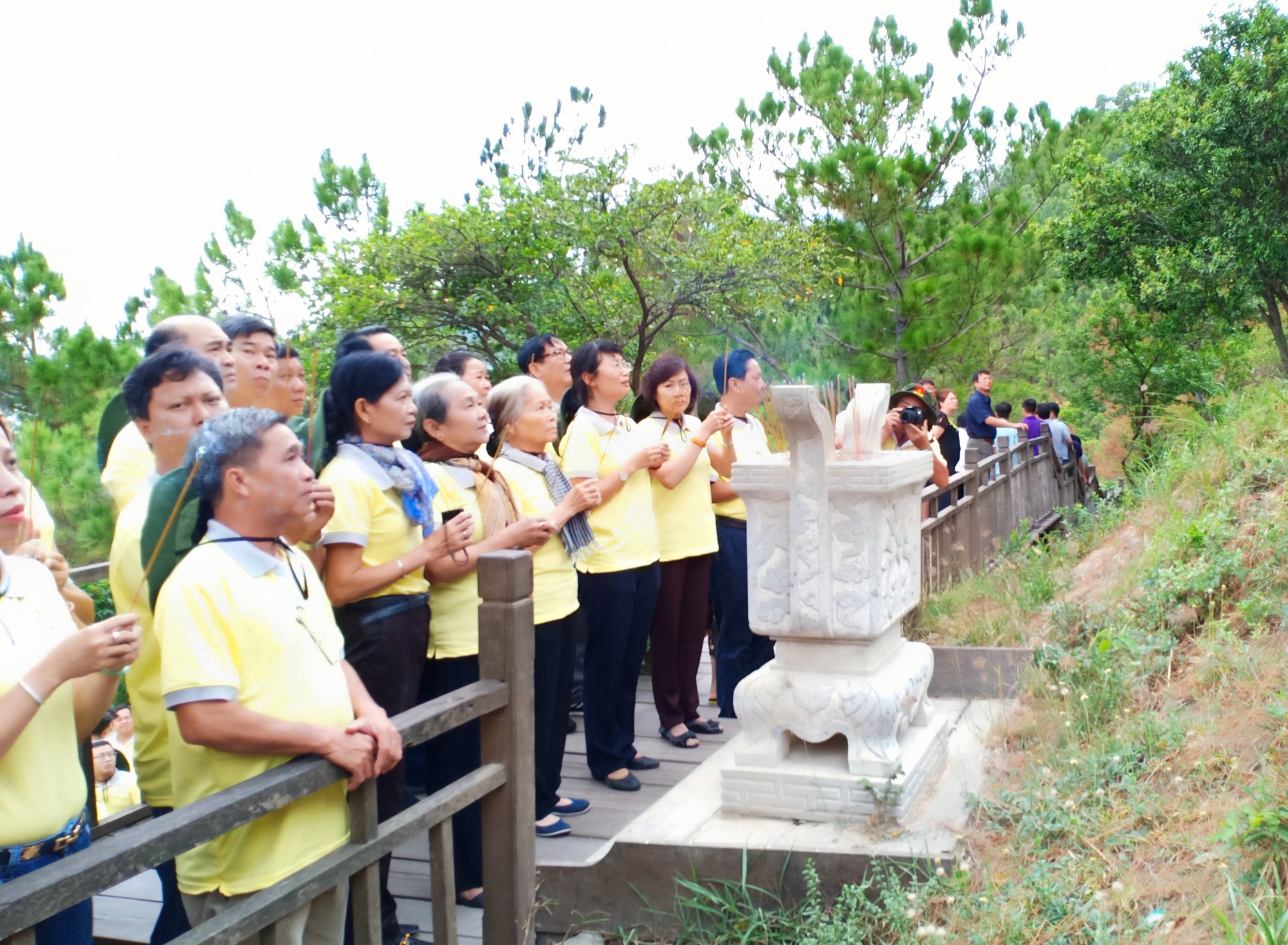 Cán bộ Công đoàn TP HCM dâng hương, viếng mộ Đại tướng Võ Nguyên Giáp