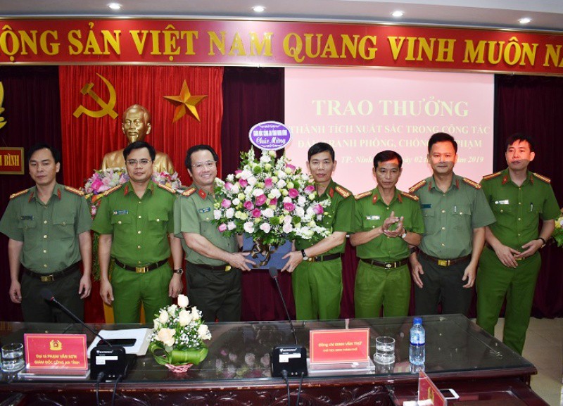 Bắt đôi nam nữ gây ra hàng loạt vụ cướp giật tài sản - Ảnh 2.