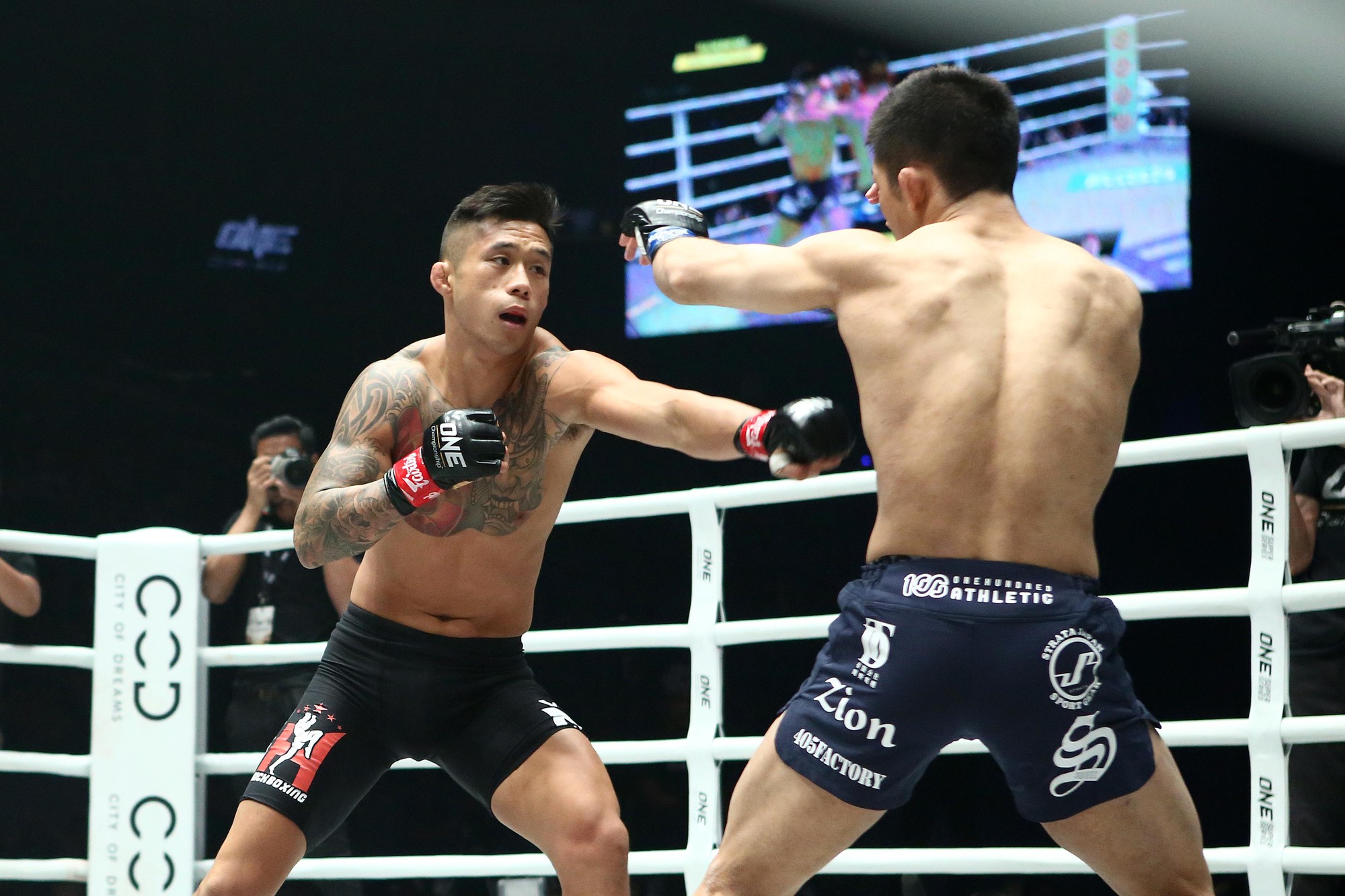 Hạ knockout đối thủ Nhật Bản, Martin Nguyễn bảo vệ th&agrave;nh c&ocirc;ng ng&ocirc;i v&ocirc; địch hạng l&ocirc;ng. - Ảnh 1.
