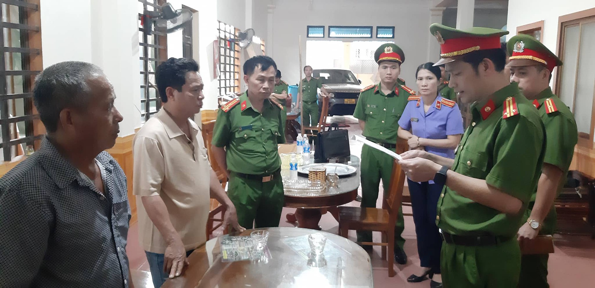 Nữ qu&aacute;i với tuyệt chi&ecirc;u ph&ugrave; ph&eacute;p hồ sơ ho&agrave;n thuế, chiếm đoạt h&agrave;ng chục tỉ đồng - Ảnh 2.