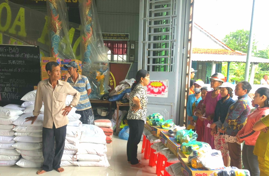 Ph&oacute; chủ tịch thị trấn hết l&ograve;ng v&igrave; người ngh&egrave;o - Ảnh 3.
