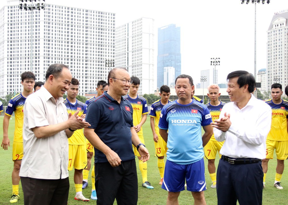HLV Park Hang-seo: T&ocirc;i v&agrave; c&aacute;c cầu thủ sẽ kh&ocirc;ng l&agrave;m người h&acirc;m mộ thất vọng - Ảnh 3.