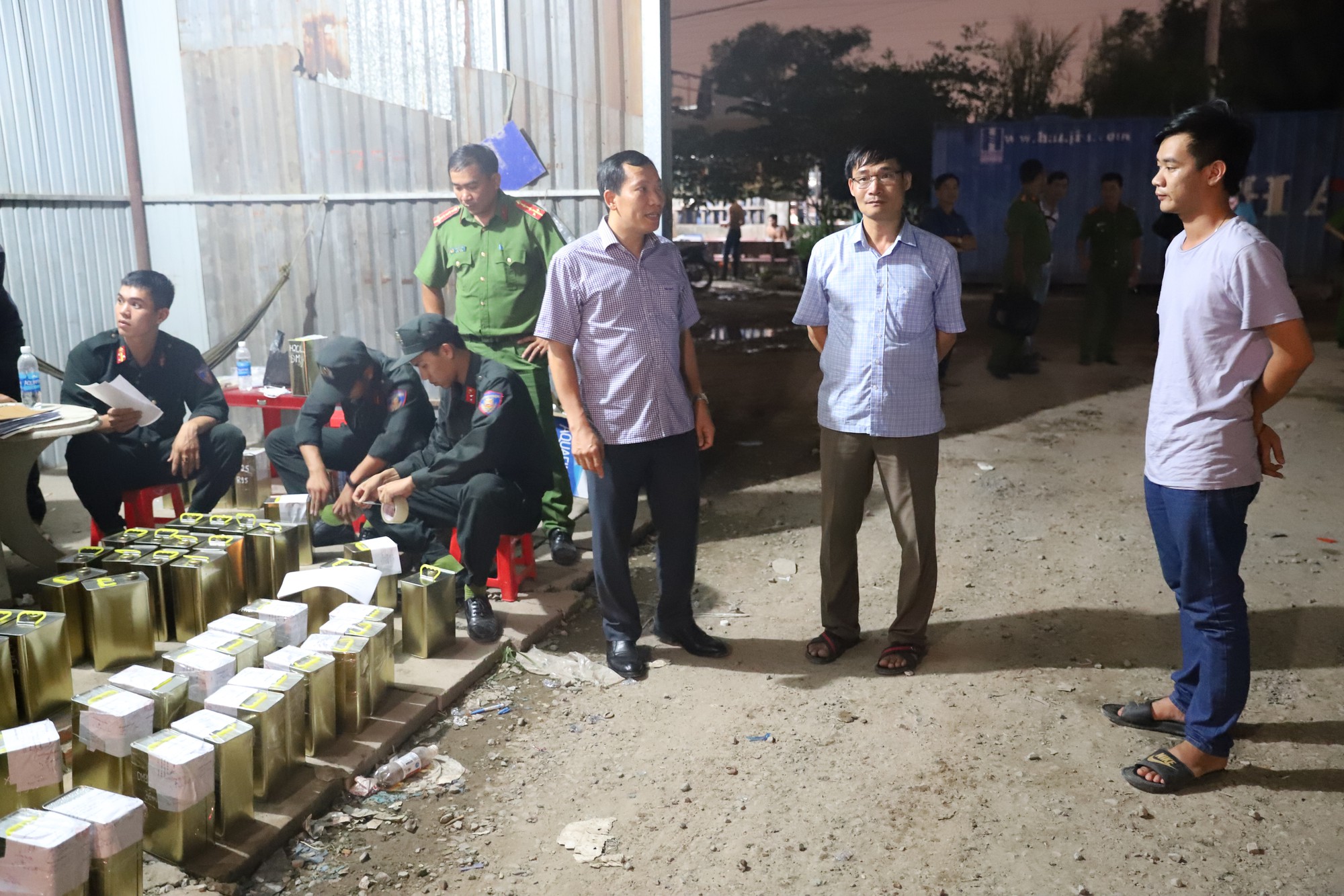 Trinh s&aacute;t kể chuyện b&aacute;n c&agrave; ph&ecirc;, đ&aacute;nh c&aacute;, ph&aacute; đường d&acirc;y xăng giả của đại gia Trịnh Sướng - Ảnh 2.