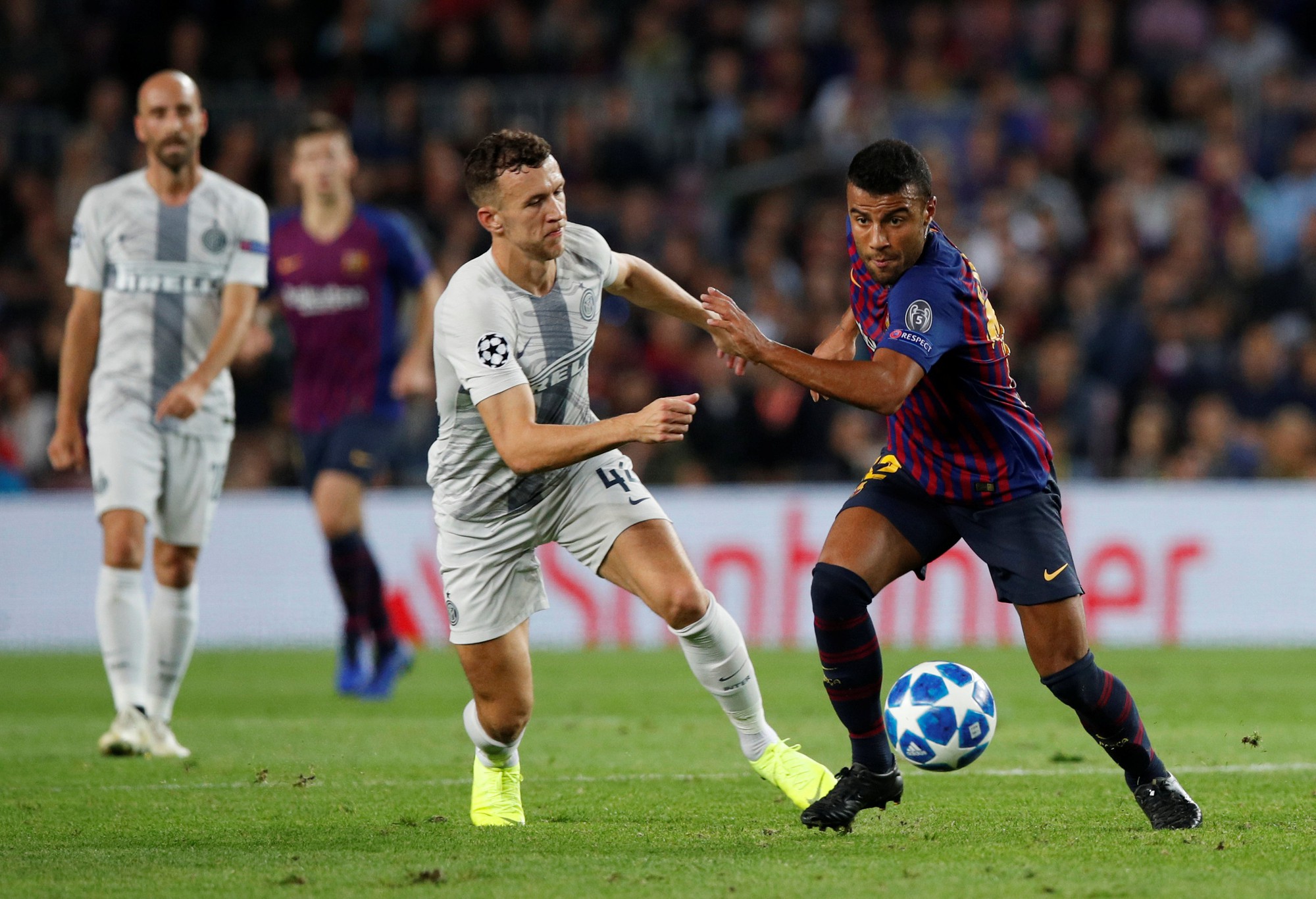 Bốc thăm Champions League: Barcelona rơi bảng khó, bóng đá Anh thở phào - Ảnh 3.