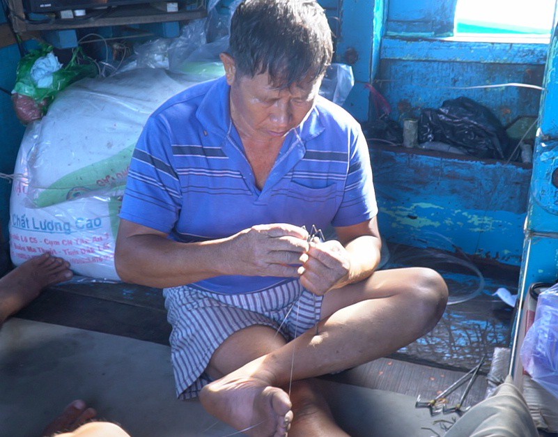 Thú câu mực khơi xa - Ảnh 2.