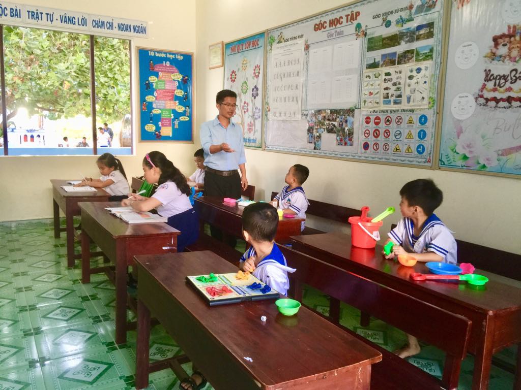 Lớp học đặc biệt ở Trường Sa