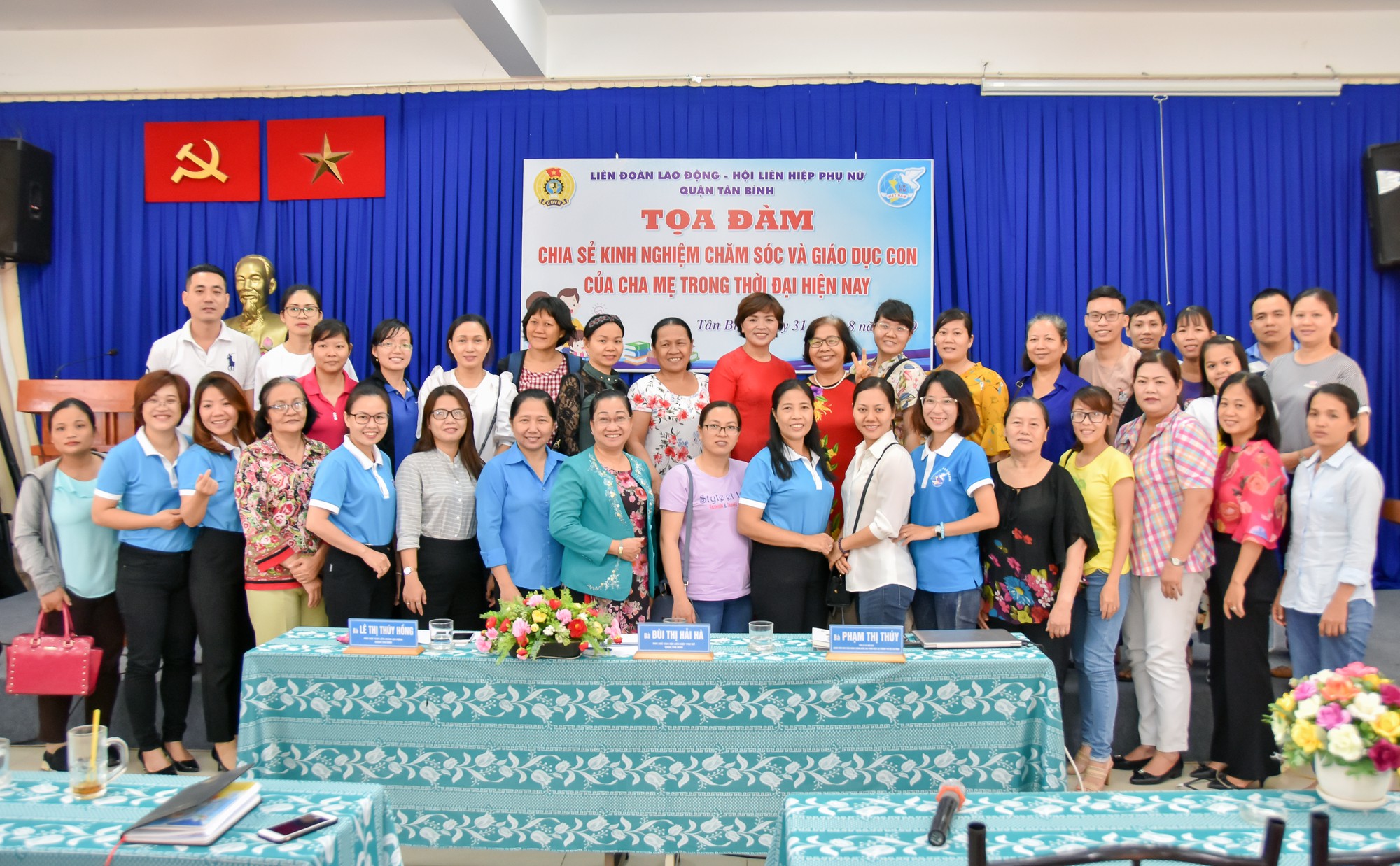 Gi&uacute;p con CNVC-LĐ tr&aacute;nh c&aacute;c thiết bị c&ocirc;ng nghệ - Ảnh 4.