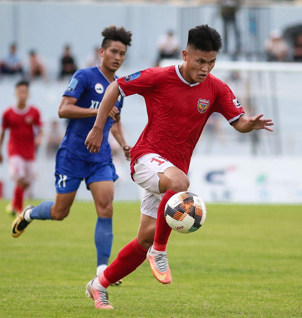 Hồng Lĩnh H&agrave; Tĩnh gi&agrave;nh v&eacute; l&ecirc;n V-League, Phố Hiến tranh suất play-off - Ảnh 2.
