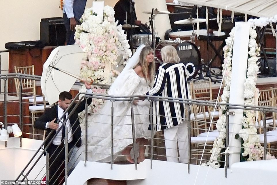 Si&ecirc;u mẫu Heidi Klum bất ngờ cưới phi c&ocirc;ng trẻ - Ảnh 5.
