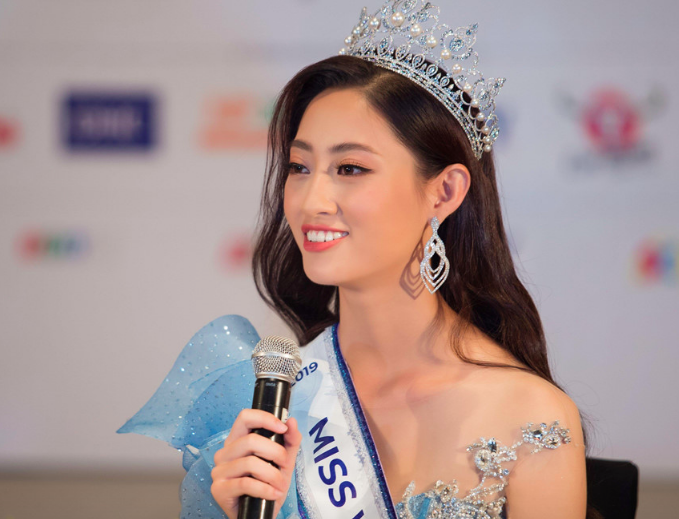 Tân hoa hậu Lương Thùy Linh đáp trả tin đồn mua giải