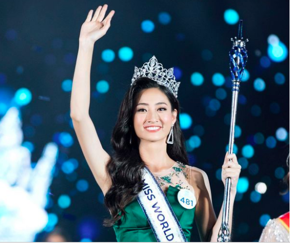 Vẻ đẹp hút hồn của những hoa hậu, á hậu xuất thân từ "lò" Đại học Ngoại thương
