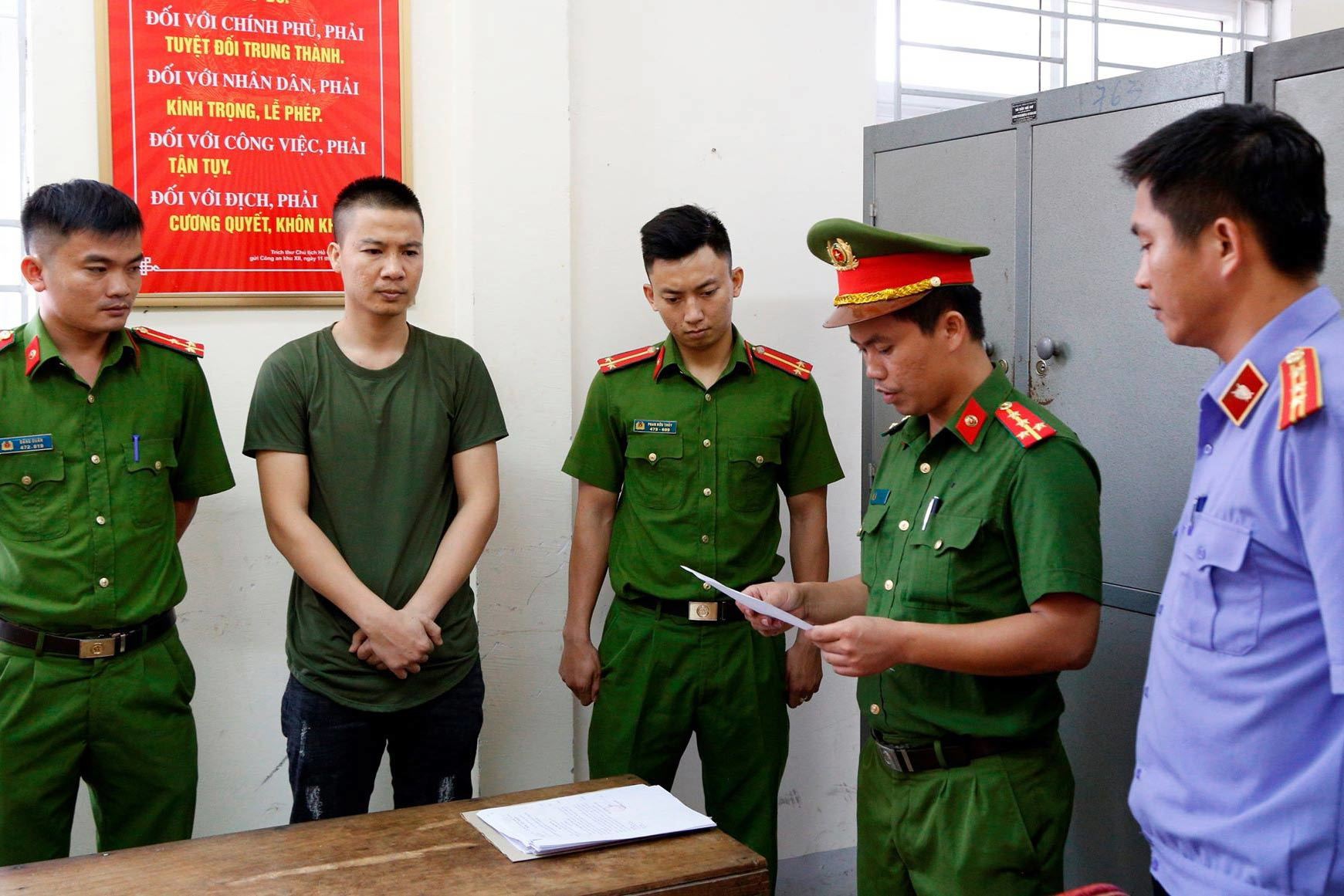 Bắt quả tang 1 phóng viên tống tiền 90 triệu đồng