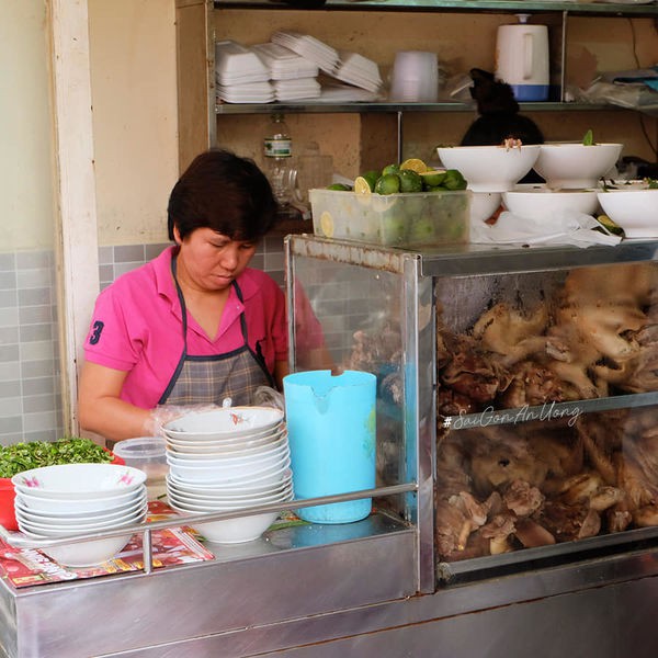 Đến tận c&ugrave;ng ng&otilde; hẻm của TP HCM t&igrave;m những qu&aacute;n ăn độc nhất v&ocirc; nhị - Ảnh 7.