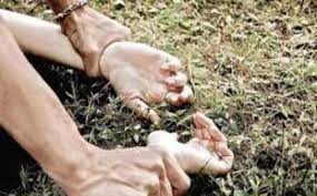 Một phụ nữ tố giác bị bạn nhậu dẫn vào nhà nghỉ hiếp dâm - Ảnh 1.