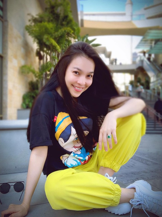 Những ng&ocirc;i sao l&atilde;o h&oacute;a ngược của showbiz Việt - Ảnh 7.