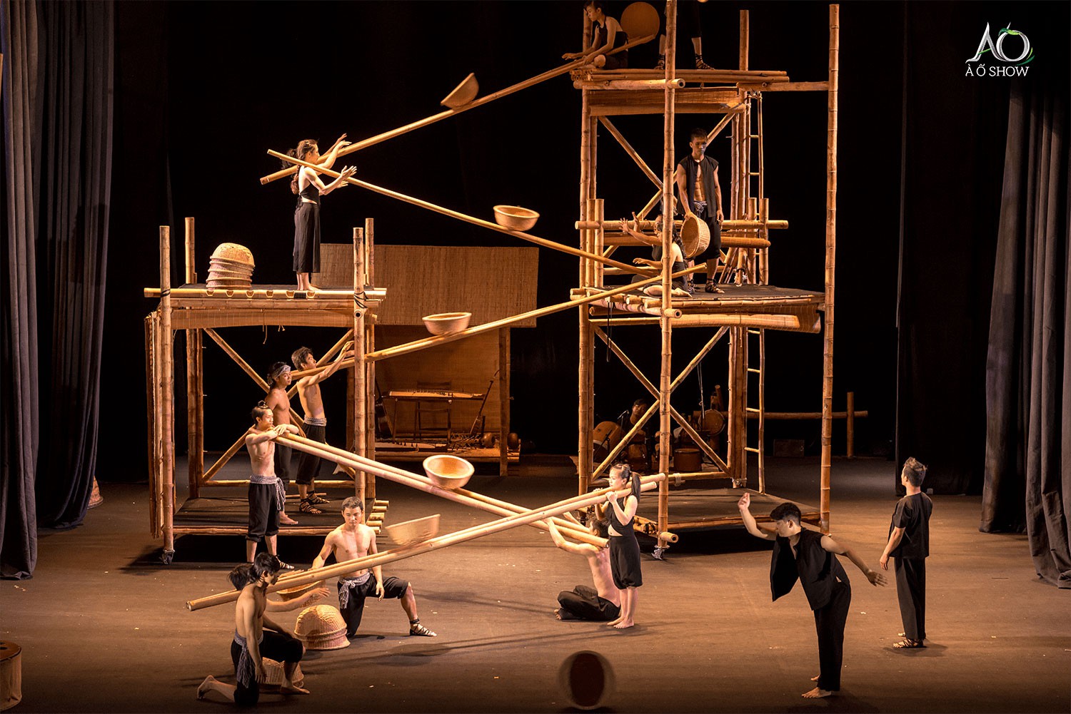 Không lẽ chỉ có "À ố show"?