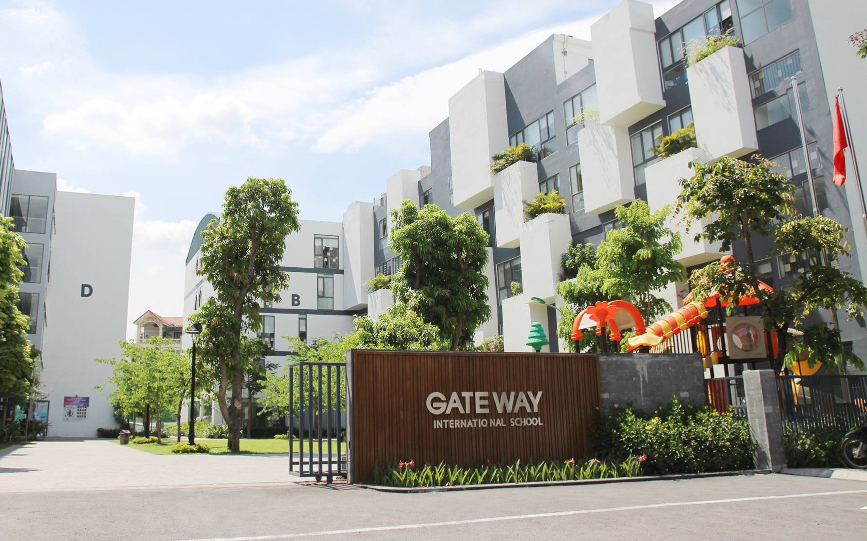 Cái chết tức tưởi của em HS trường Gateway: Khó hiểu quá!