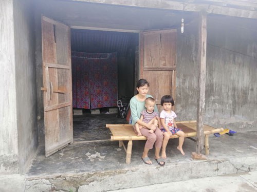 Không biết bấu víu vào đâu...