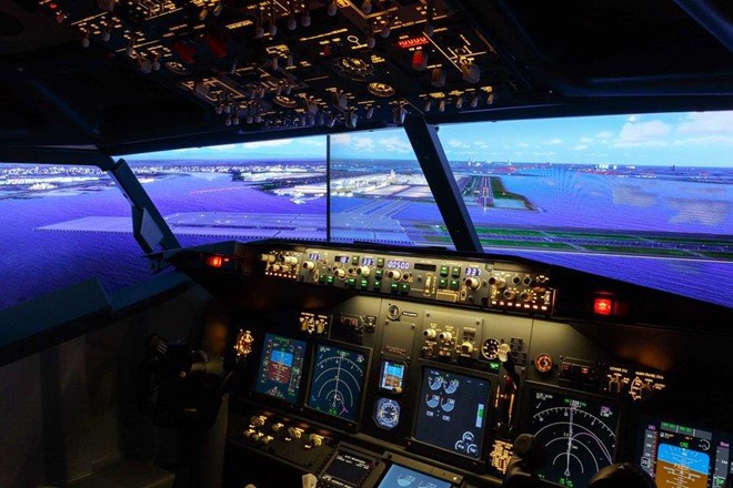 Khách sạn Nhật Bản cho khách tập lái máy bay ngay trong phòng