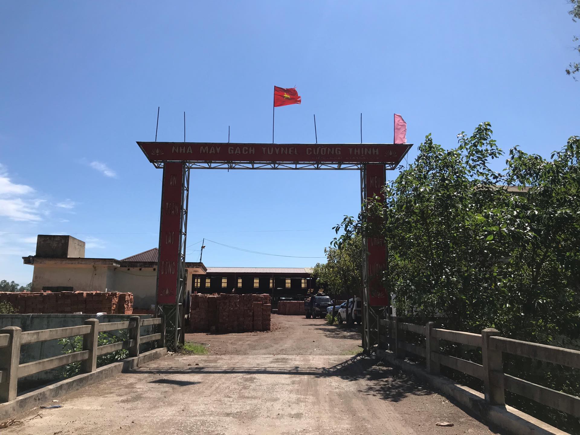 Sập tường nhà máy gạch, 4 phạm nhân đang lao động nhập viện cấp cứu