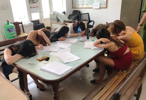 Đà Nẵng: "5 không, 3 có" đuối sức