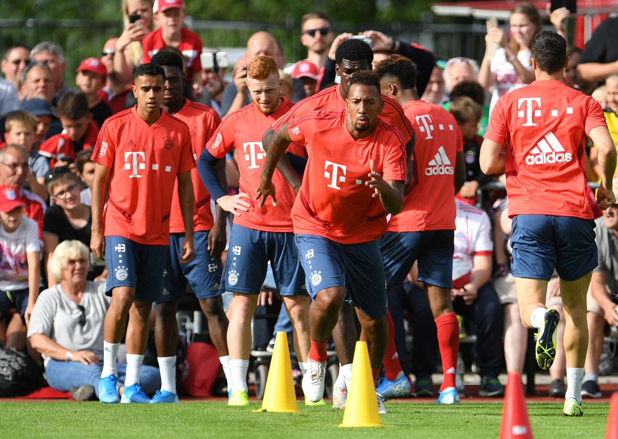 Bayern Munich hạ nhục đối thủ bằng chiến thắng với tỉ số 23-0