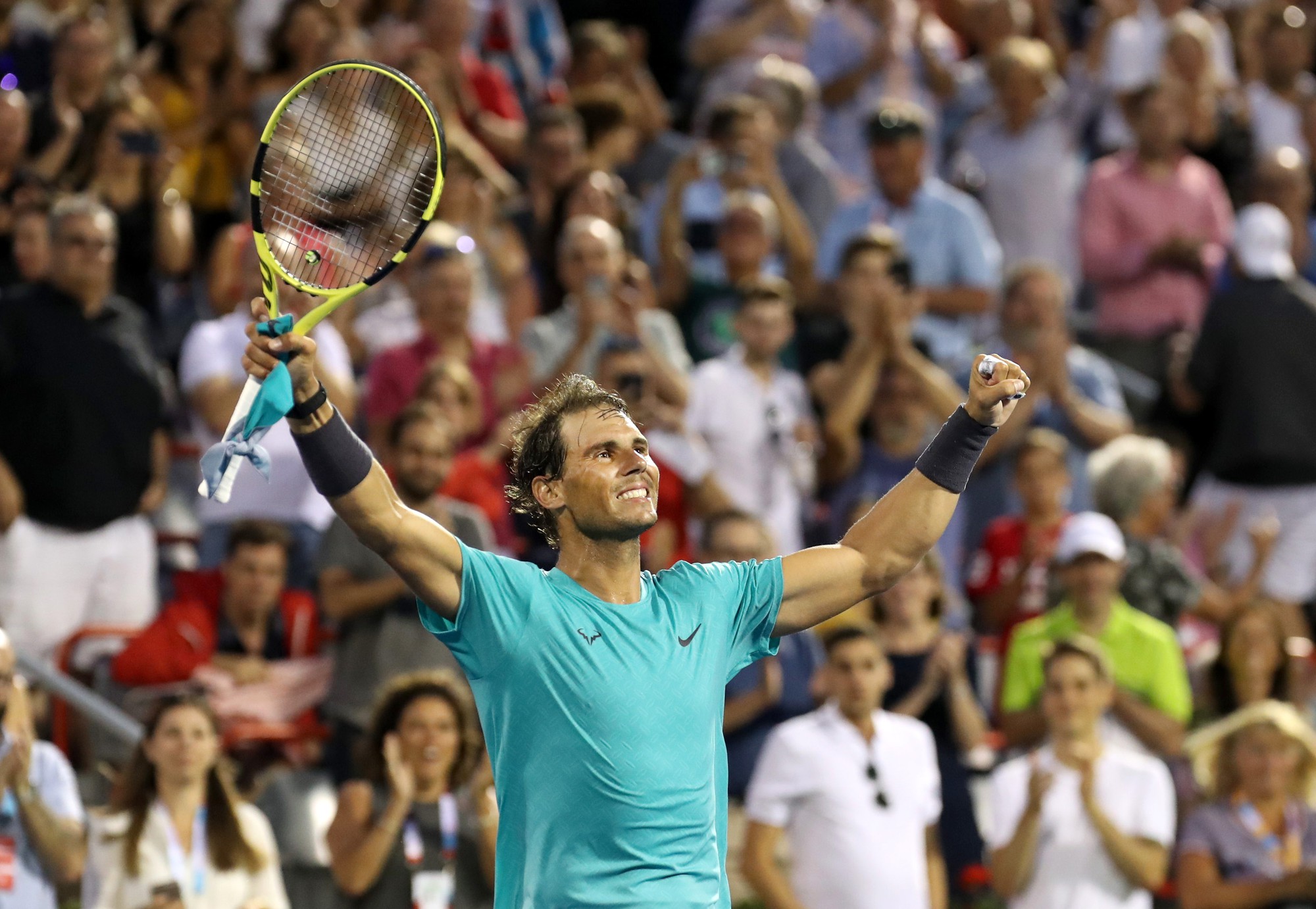 Nadal vượt mặt Federer khi nhẹ nhàng vào tứ kết Rogers Cup 2019
