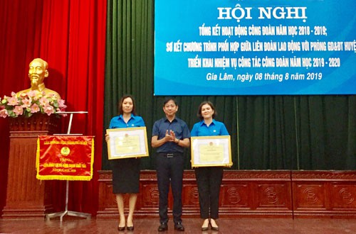 HÀ NỘI: Phối hợp chăm lo đời sống, bảo vệ quyền lợi giáo viên