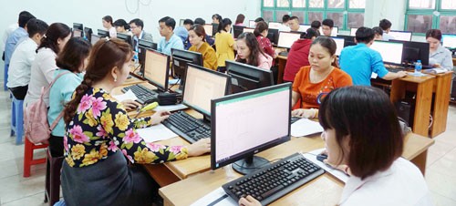 CNVC-LĐ quận 9, TP HCM thi tin học văn phòng