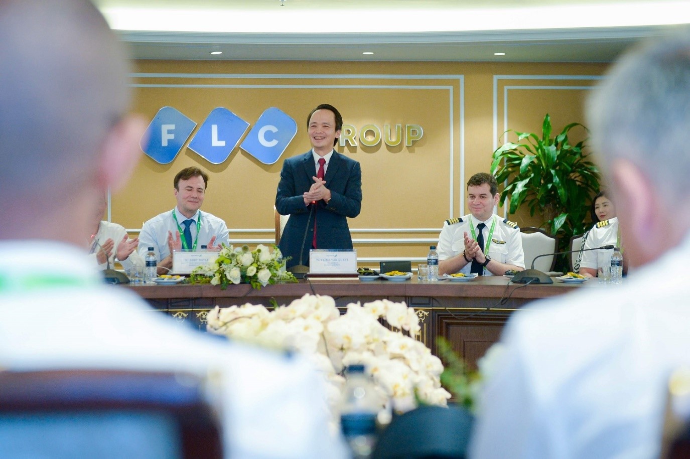 Những phi c&ocirc;ng quốc tế của Bamboo Airways lần đầu xuất hiện - Ảnh 2.