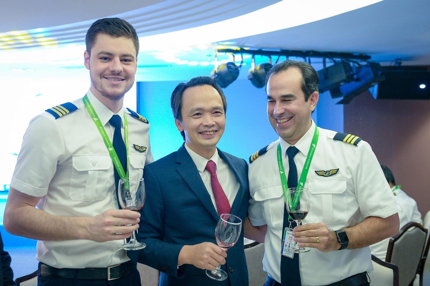 Những phi c&ocirc;ng quốc tế của Bamboo Airways lần đầu xuất hiện - Ảnh 3.