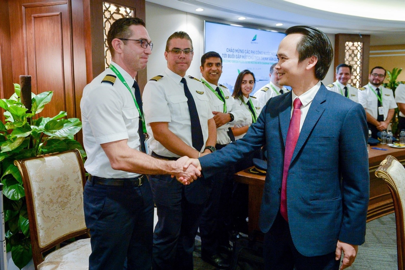 Những phi c&ocirc;ng quốc tế của Bamboo Airways lần đầu xuất hiện - Ảnh 5.