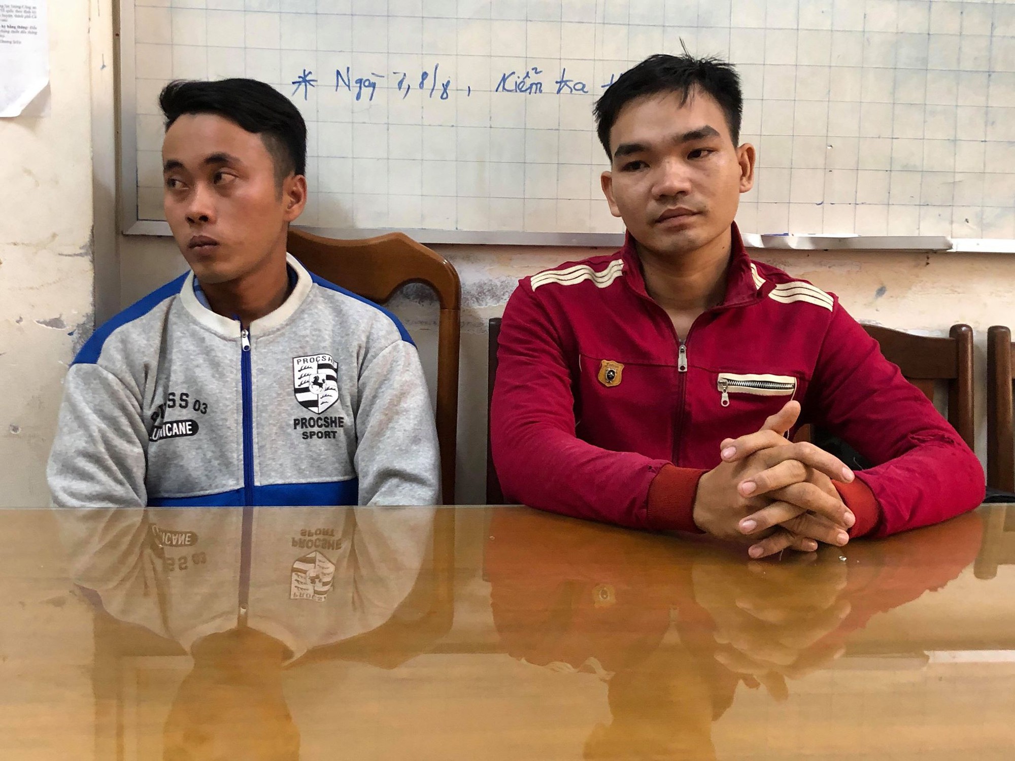 Vụ dùng xăng tấn công đoàn cưỡng chế: 2 đối tượng ra đầu thú