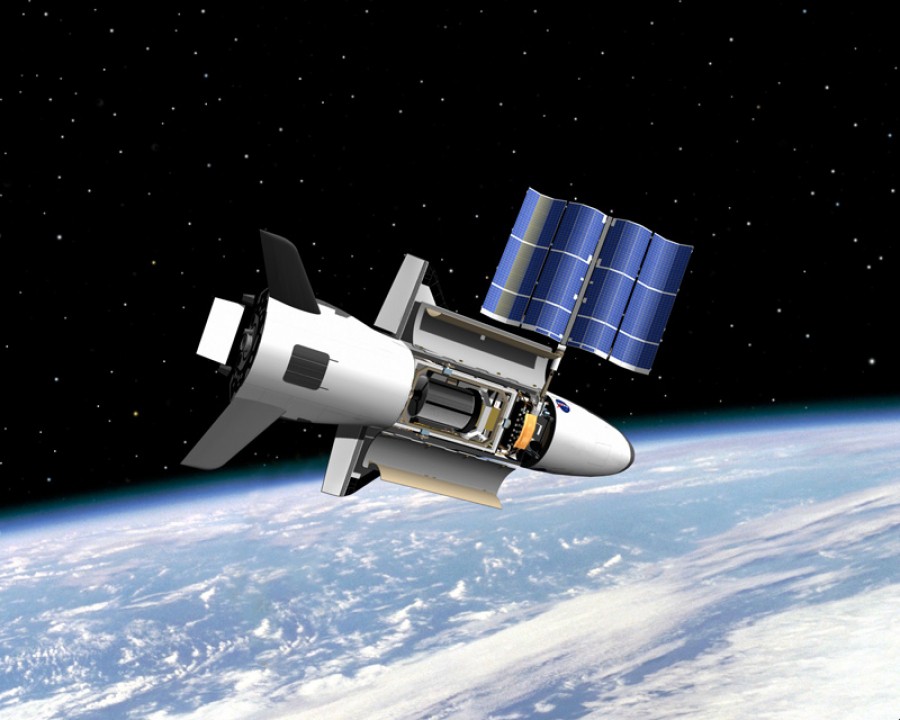Máy bay không gian X-37B đánh dấu 700 ngày quay quanh trái đất