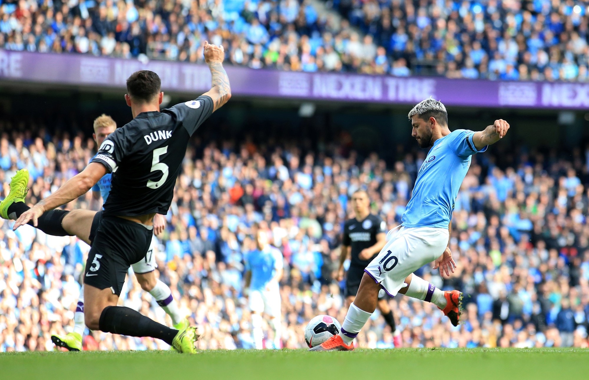 Man City so&aacute;n ng&ocirc;i... 2 giờ, Liverpool về đỉnh bảng ngoạn mục - Ảnh 3.