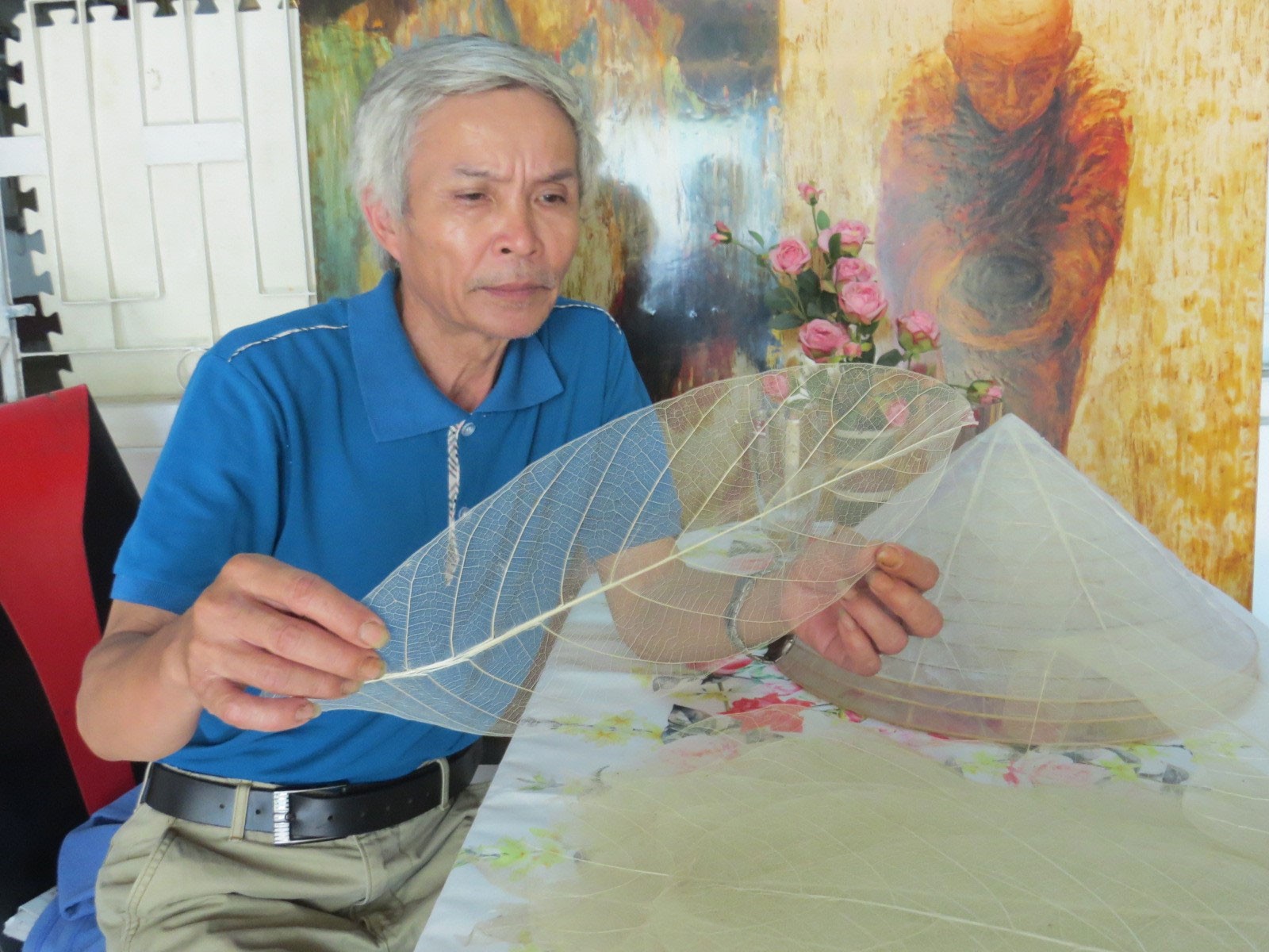 Kỳ công chiếc nón làm từ lá bàng