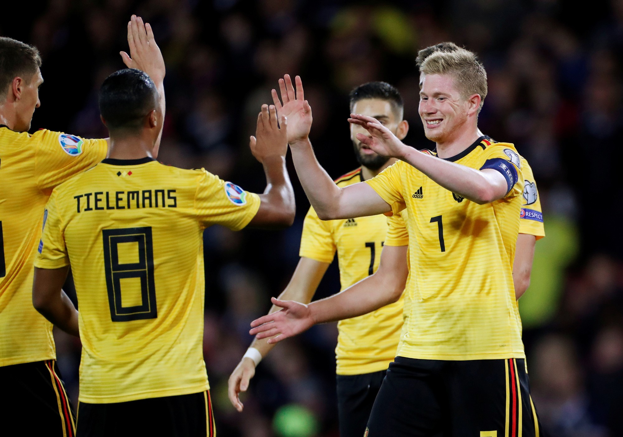 De Bruyne lập hat-trick kiến tạo, Bỉ đ&egrave; bẹp Scotland v&ograve;ng loại Euro - Ảnh 6.