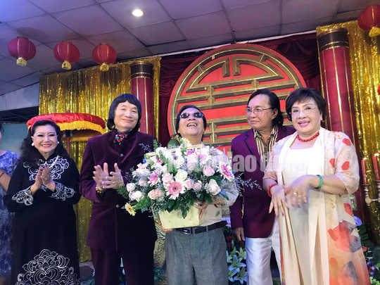 NSND Minh Vương tri &acirc;n đồng nghiệp trong ng&agrave;y giỗ Tổ s&acirc;n khấu - Ảnh 6.