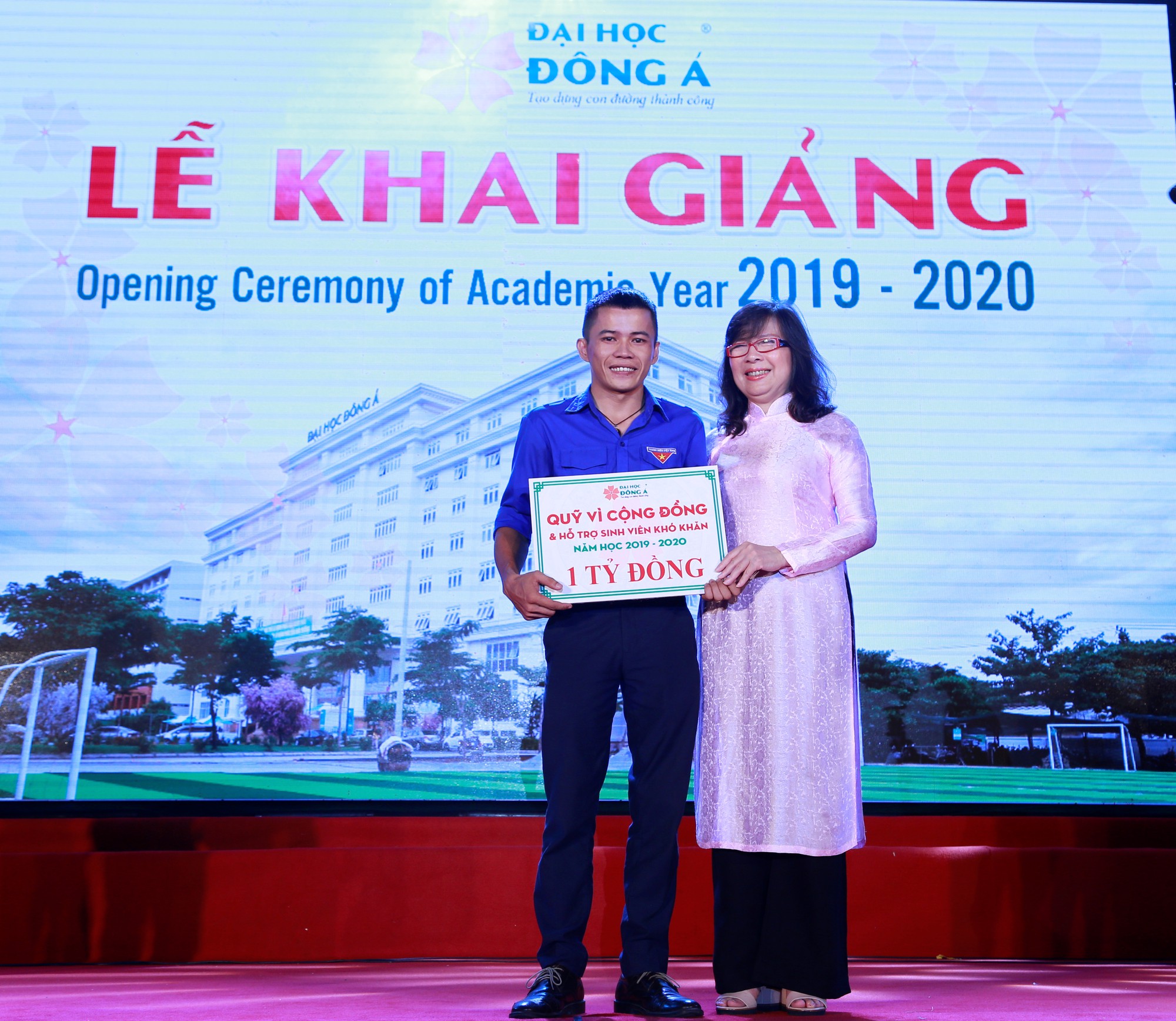 10 tỉ đồng học bổng khuyến tài và khuyến học cho tân sinh viên ĐH Đông Á